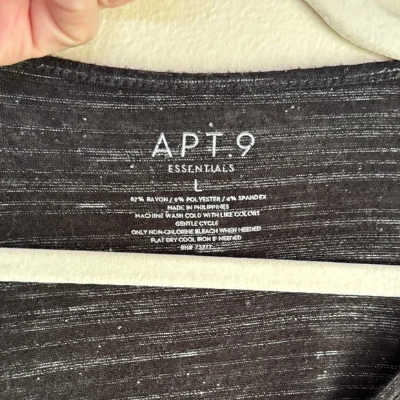 Apt. 9 Black and Gray Long Sleeve Top - Picture 2 of 3
